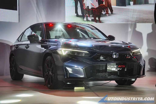 Honda Civic e:HEV 2025 "ăn xăng như ngửi" chào hàng Đông Nam Á