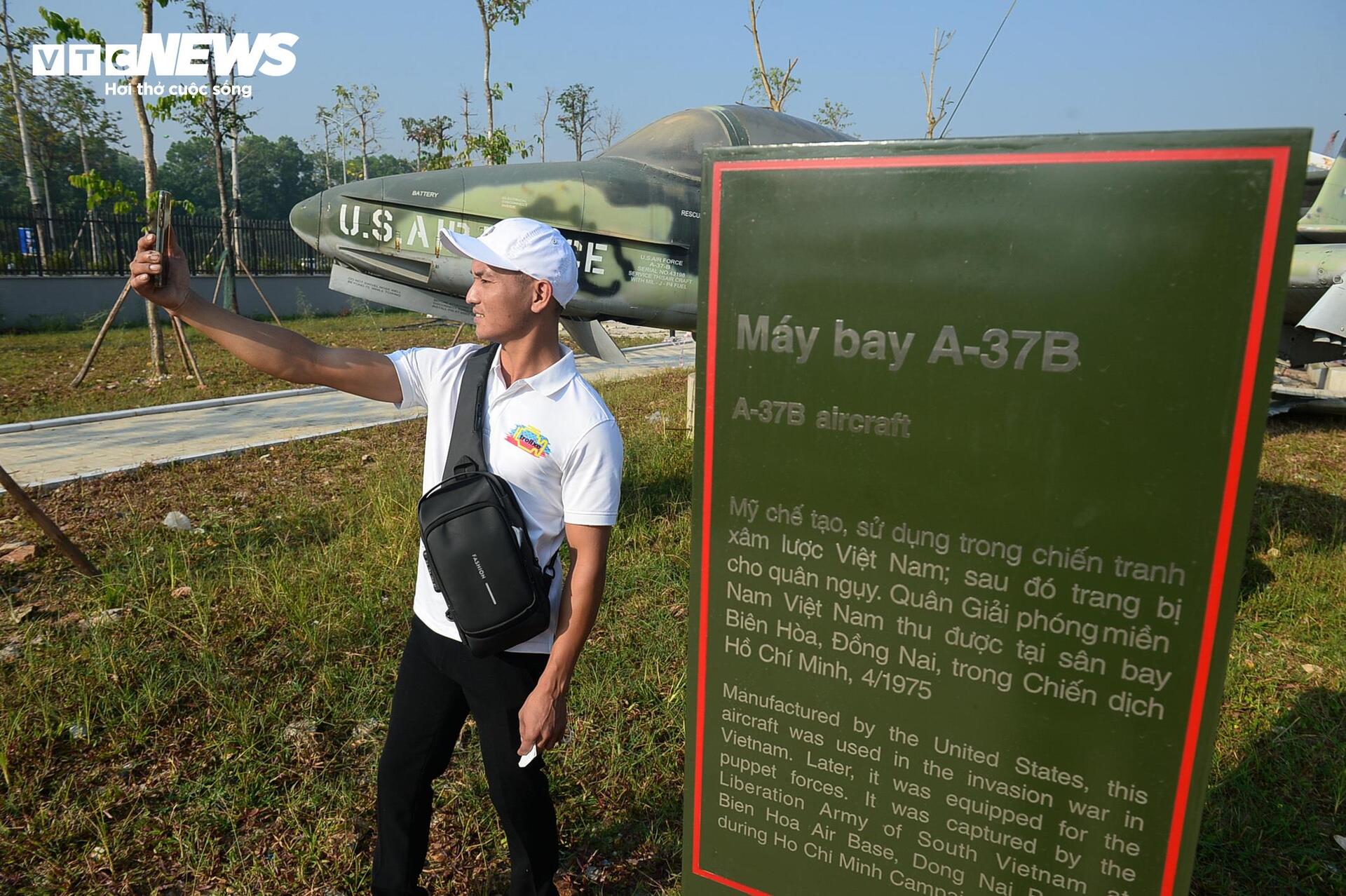 Du khách dậy từ sáng sớm, đi 60km tận mắt chiêm ngưỡng bảo vật quốc gia-12