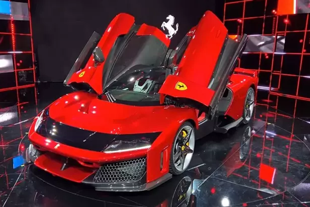 F80 giá hơn trăm tỷ của Ferrari gần như siêu xe 1 chỗ ngồi