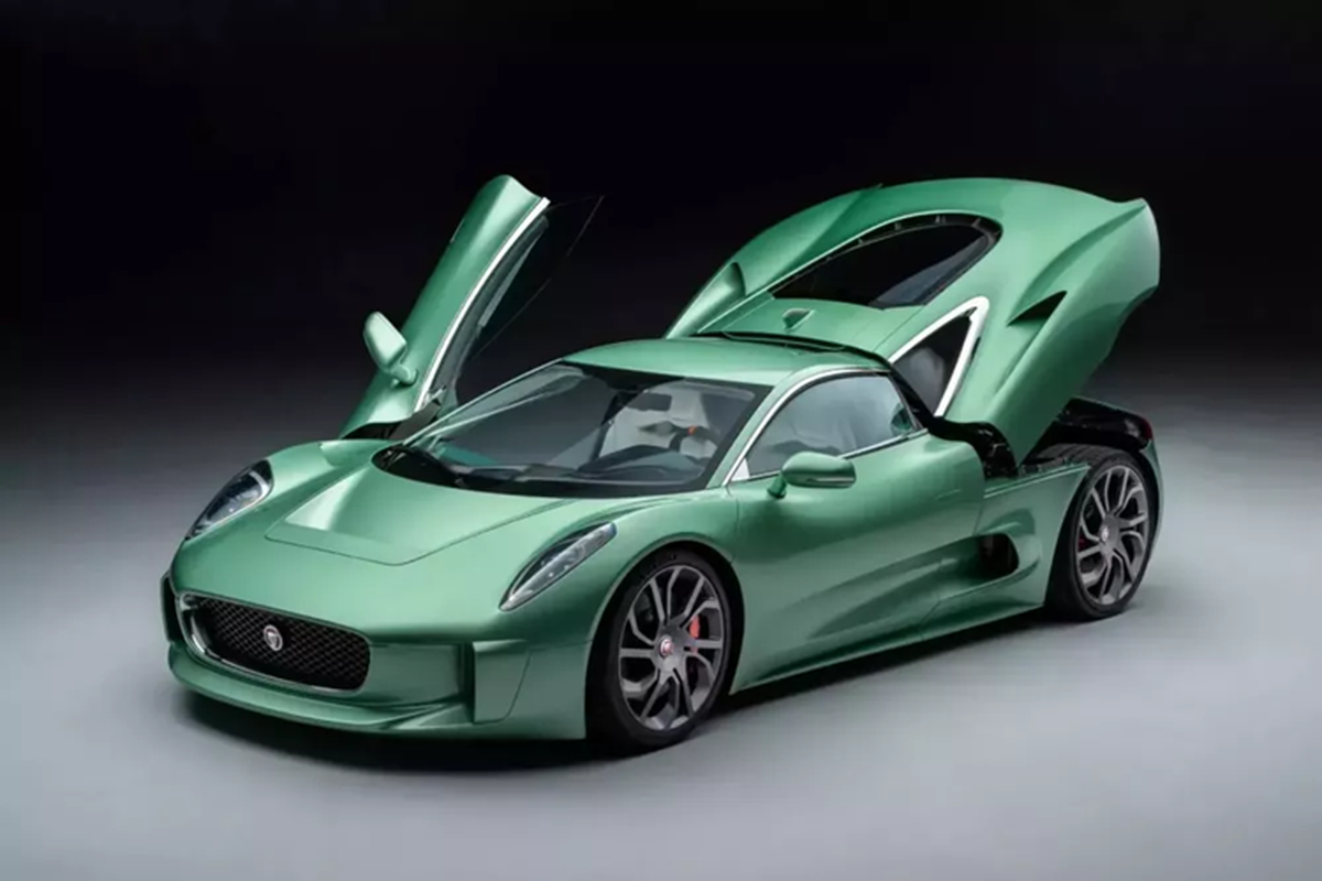 Jaguar C-X75 mất cả triệu đô "biến hình" thành siêu xe hợp pháp