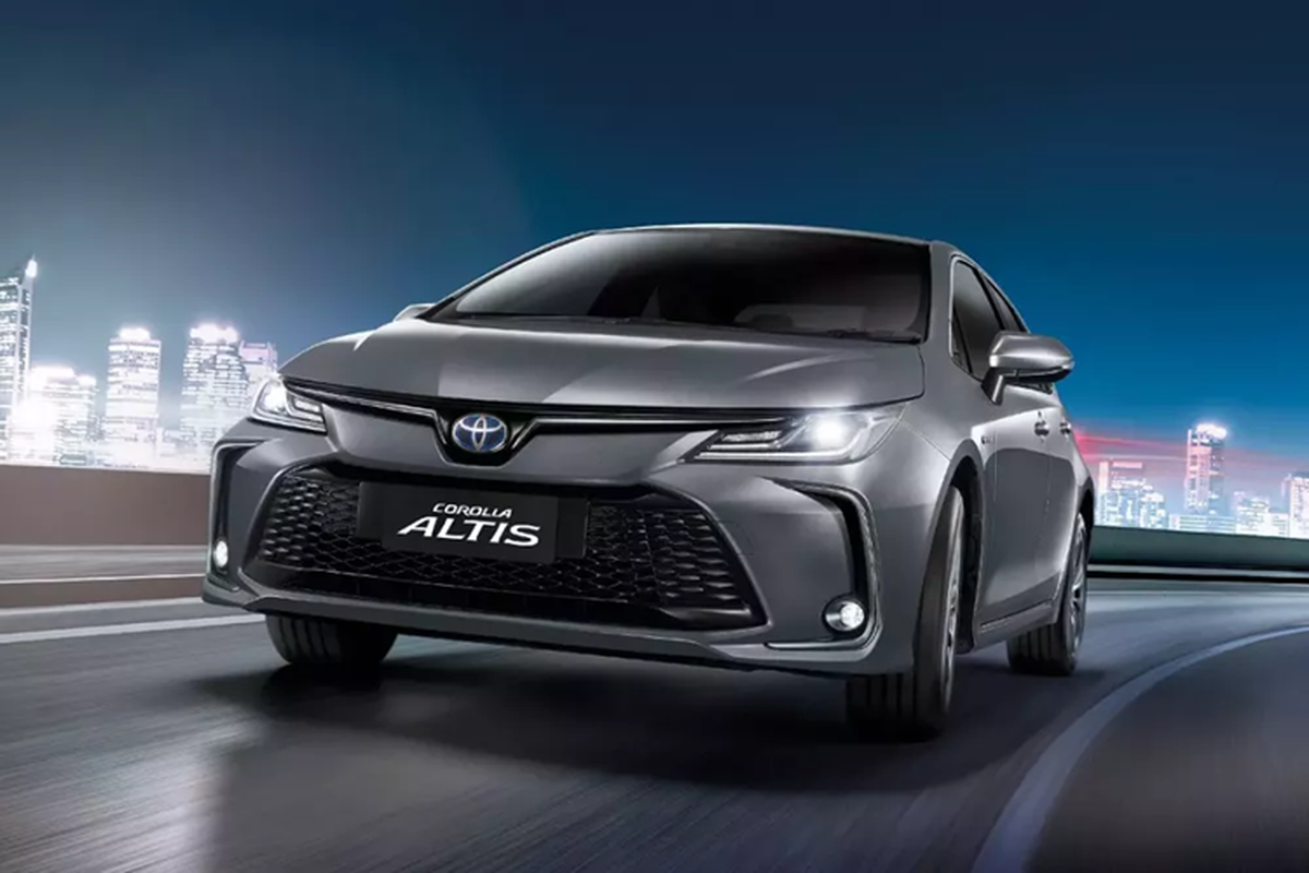 Toyota Corolla Altis 2024 "ăn xăng như ngửi", từ 750 triệu đồng