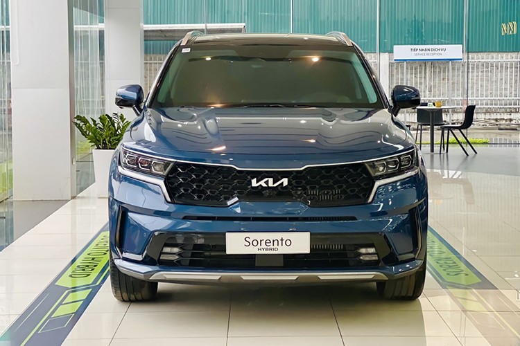 Kia Sorento Hybrid giảm đến 120 triệu, giá chỉ còn từ 1,029 tỷ đồng