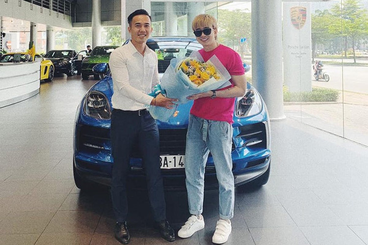 "Soi" xe sang Porsche Macan hơn 3 tỷ của ca sĩ Chi Dân