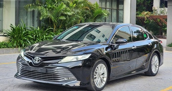 Toyota Camry "full option" chạy 3 năm chỉ 900 triệu ở Hà Nội Toyota Camry "full option" chạy 3 năm chỉ 900 triệu ở Hà Nội
