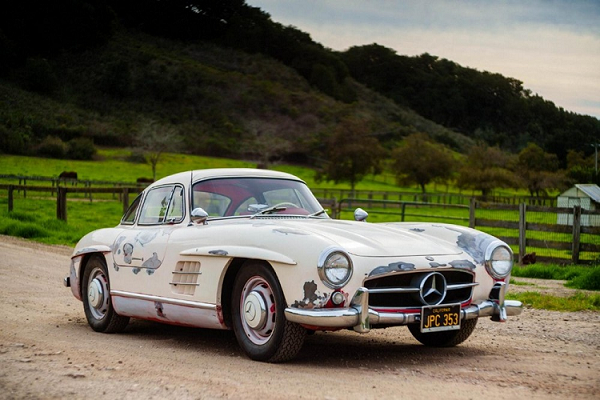 Mercedes-Benz 300 SL Gullwing cũ "xước sẹo đầy mình" bán 34 tỷ đồng