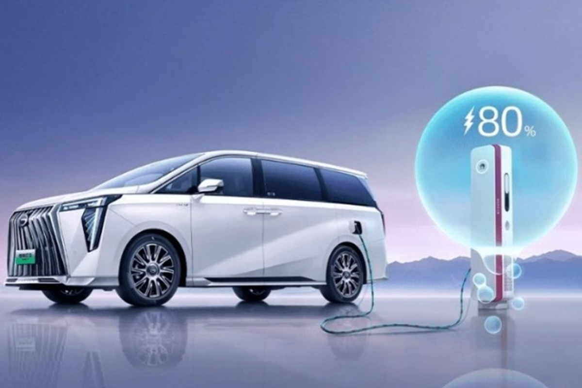 GAC Trumpchi E9 từ 1,1 tỷ có sạc siêu nhanh "đấu" Toyota Alphard