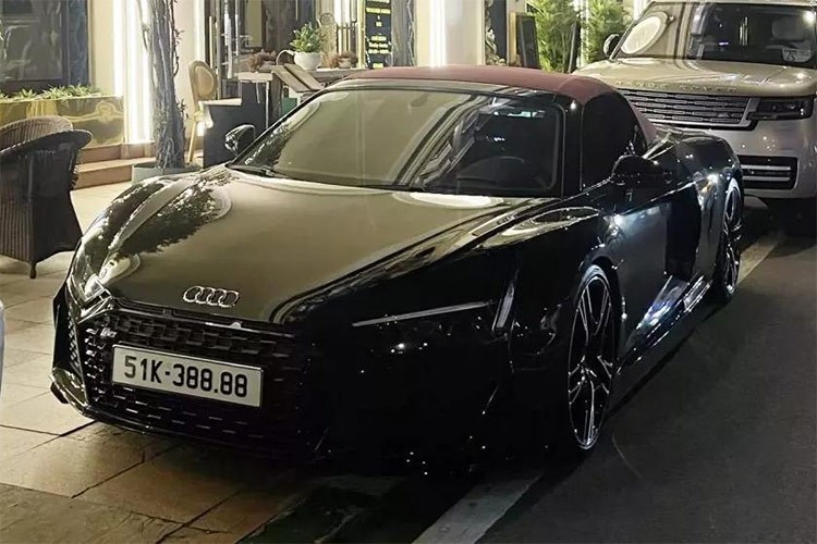 Tóm gọn Audi R8 V10 Spyder biển “tứ quý 8" cực VIP ở Sài Gòn