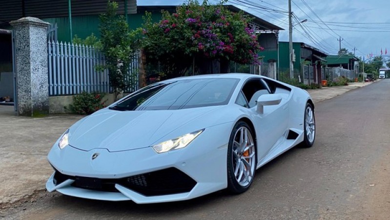 Thanh niên Đắk Lắk chia tay 'siêu bò' Lamborghini chỉ sau 2 tháng 'bén duyên' vì tốn xăng