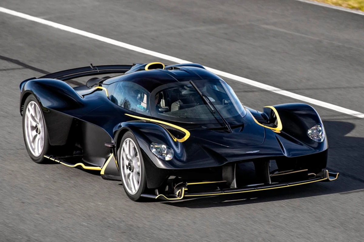 Aston Martin Valkyrie Spider hơn 4 triệu USD đầu tiên đến Mỹ