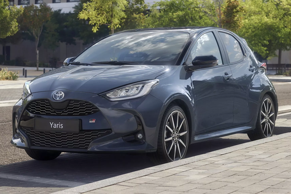 Soi Toyota Yaris GR Sport Storm Grey 2025 mới, ít "màu mè" hơn