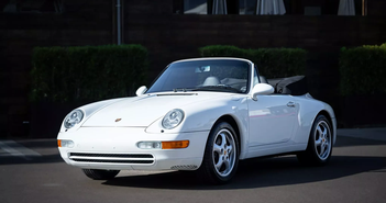 Porsche 911 Carrera Cabriolet cực hiếm, chạy 449 km trong 30 năm Porsche 911 Carrera Cabriolet cực hiếm, chạy 449 km trong 30 năm