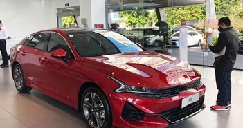 KIA K5 giảm sốc 139 triệu tại Việt Nam, Toyota Camry sẽ gặp khó? KIA K5 giảm sốc 139 triệu tại Việt Nam, Toyota Camry sẽ gặp khó?