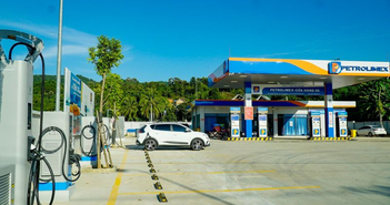 Lý giải nguyên nhân VinFast miễn phí sạc ôtô điện đến 30/06/2027 Lý giải nguyên nhân VinFast miễn phí sạc ôtô điện đến 30/06/2027