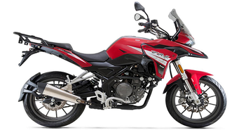 Xế phượt cỡ nhỏ Benelli TRK 251 cập bến Đông Nam Á Xế phượt cỡ nhỏ Benelli TRK 251 cập bến Đông Nam Á