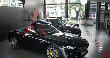 Cận cảnh Mercedes-AMG SL 43 giá 6,9 tỷ đồng, “đối thủ” Porsche 911 Cận cảnh Mercedes-AMG SL 43 giá 6,9 tỷ đồng, “đối thủ” Porsche 911