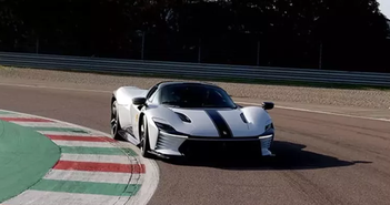 Siêu phẩm Daytona SP3 về tay con trai của Enzo Ferrari ở tuổi 80 Siêu phẩm Daytona SP3 về tay con trai của Enzo Ferrari ở tuổi 80