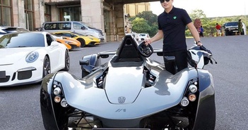 Đại gia siêu xe Hoàng Kim Khánh cầm lái BAC Mono "hàng độc" Đại gia siêu xe Hoàng Kim Khánh cầm lái BAC Mono "hàng độc"