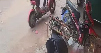 Người phụ nữ đi xe máy ngã thẳng vào bánh xe bồn Người phụ nữ đi xe máy ngã thẳng vào bánh xe bồn
