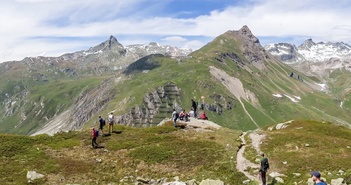 Phát hiện hydro trắng dưới các dãy núi: Giải pháp tiềm năng cho cuộc khủng hoảng khí hậu Phát hiện hydro trắng dưới các dãy núi: Giải pháp tiềm năng cho cuộc khủng hoảng khí hậu