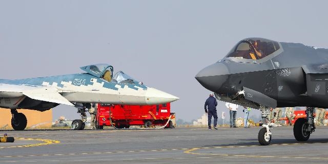 Tại sao Ấn Độ có thể chọn Su-57E thay vì F-35?