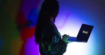 OpenAI lo ngại về việc người dùng 'yêu' ChatGPT, cảnh báo rủi ro xã hội OpenAI lo ngại về việc người dùng 'yêu' ChatGPT, cảnh báo rủi ro xã hội