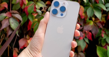 Cổ phiếu Apple điêu đứng vì sắc lệnh thuế mới của ông Donald Trump Cổ phiếu Apple điêu đứng vì sắc lệnh thuế mới của ông Donald Trump