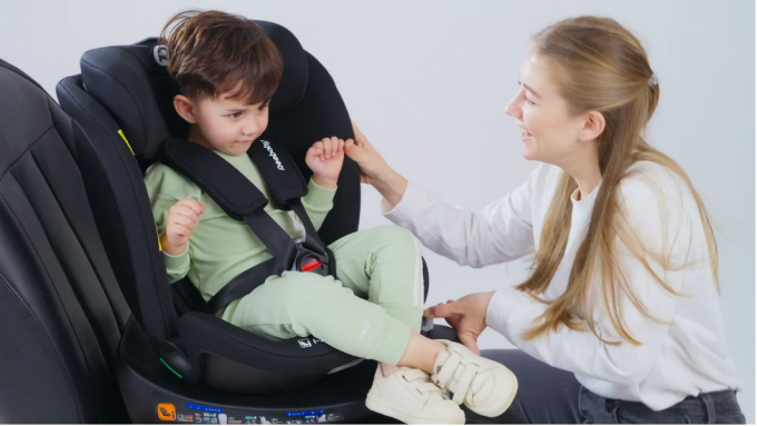 Điểm nhấn trên ghế ngồi ôtô trẻ em của Reebaby