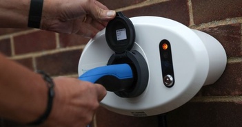 Anh: Các toà nhà mới xây dựng từ 2022 sẽ phải có trạm sạc xe điện Anh: Các toà nhà mới xây dựng từ 2022 sẽ phải có trạm sạc xe điện