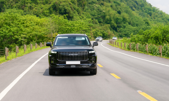 Jaecoo J7 PHEV chạy được gần 1.500 km một lần đổ xăng, sạc điện