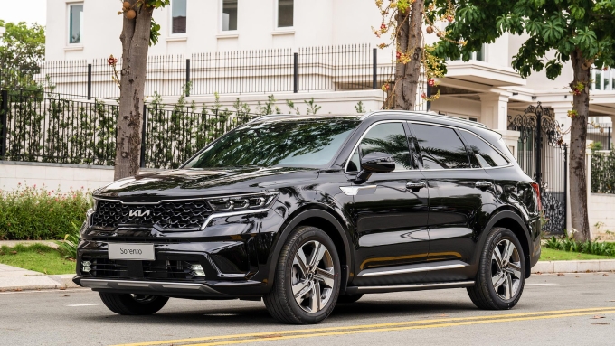 Kia Sorento giảm giá mạnh để 'dọn kho'