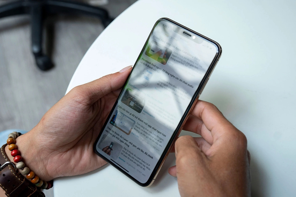 Lợi ích của miếng dán chống nhìn trộm cho iPhone