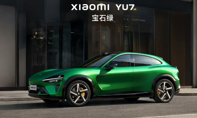 SUV của Xiaomi bị chê sao chép xe Ferrari