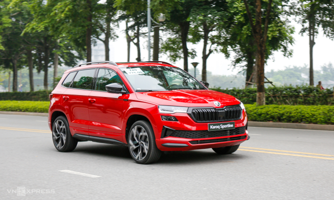 Skoda Karoq 2025 ra mắt, giá từ 1,009 tỷ đồng