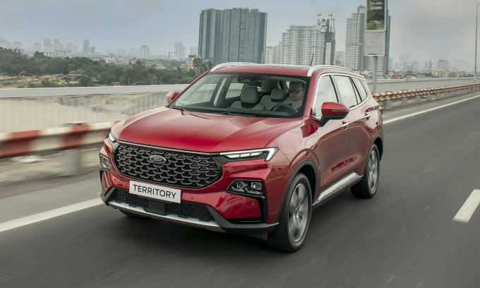 Ford Territory giảm 90 triệu đồng đua CX-5