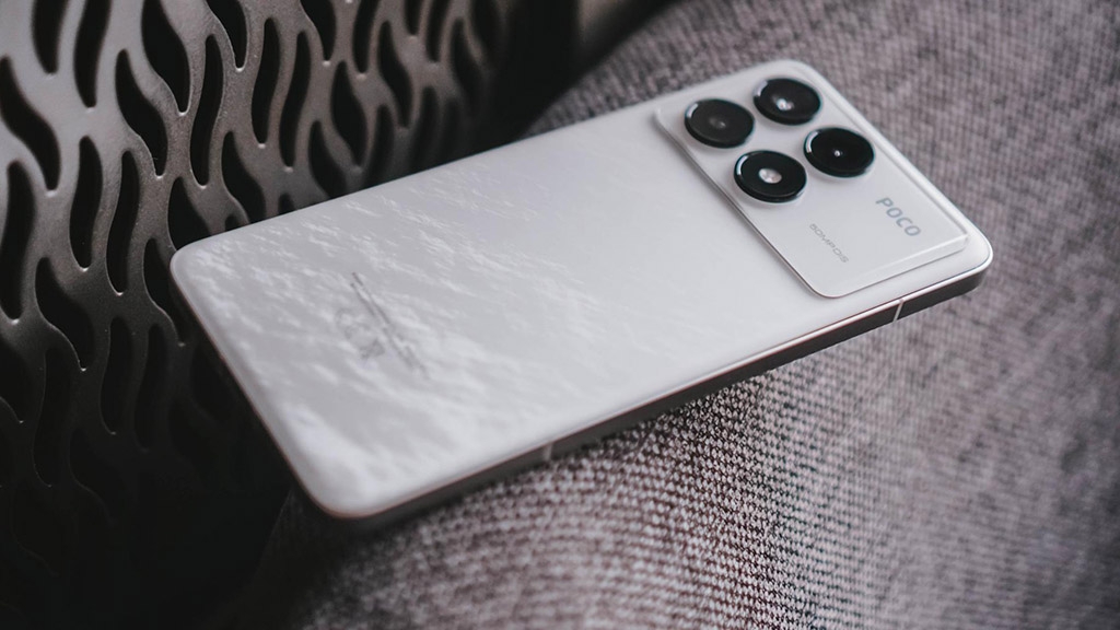 Vì sao smartphone cao cấp vẫn trầy xước như các mẫu giá rẻ