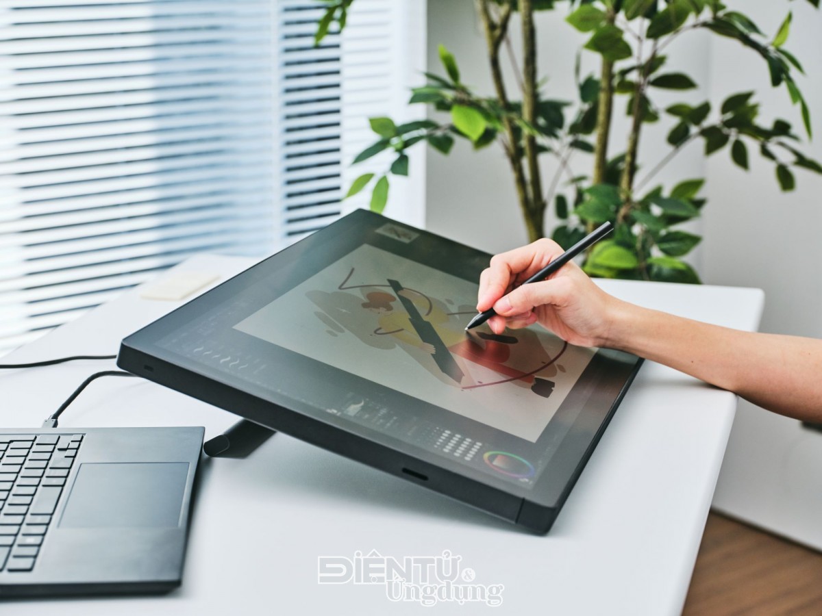 Cintiq 24 và Cintiq 24 touch. Cintiq 24 và Cintiq 24 touch.