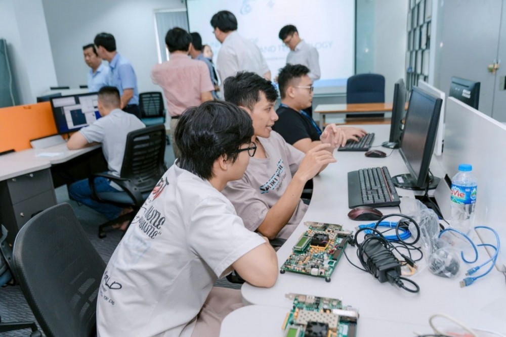 Chuyển đổi số bùng nổ trong tuyển sinh khối công nghệ - kỹ thuật 2025