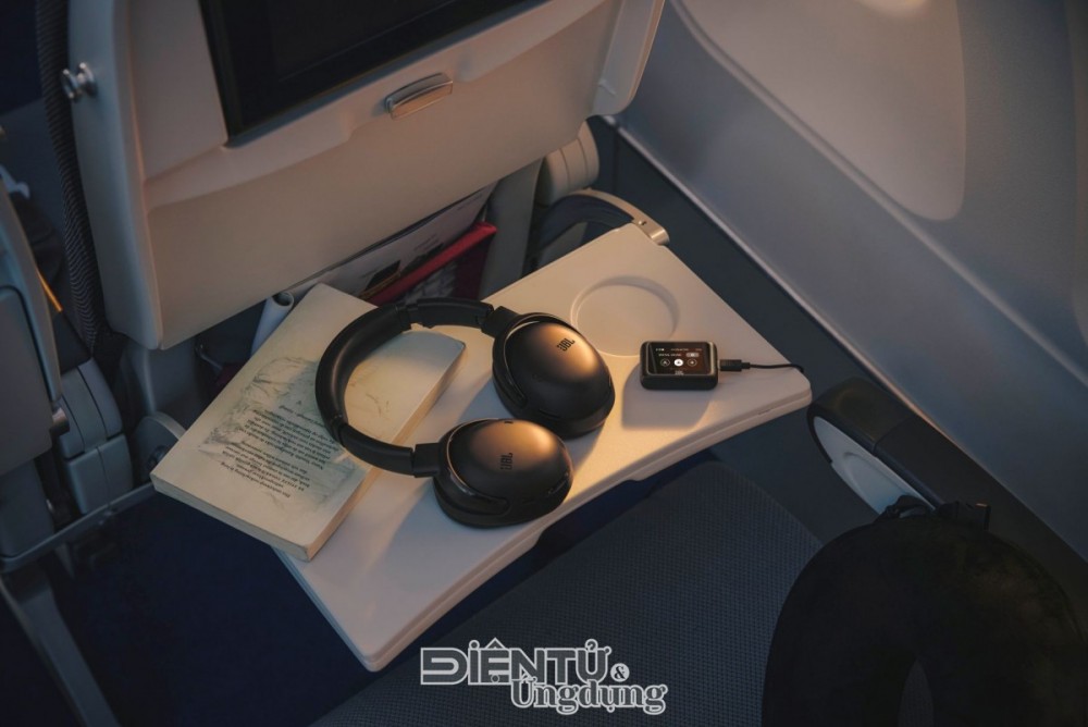 JBL chính thức mở bán Tour One M3 Smart Tx, giá 9.990.000 đồng
