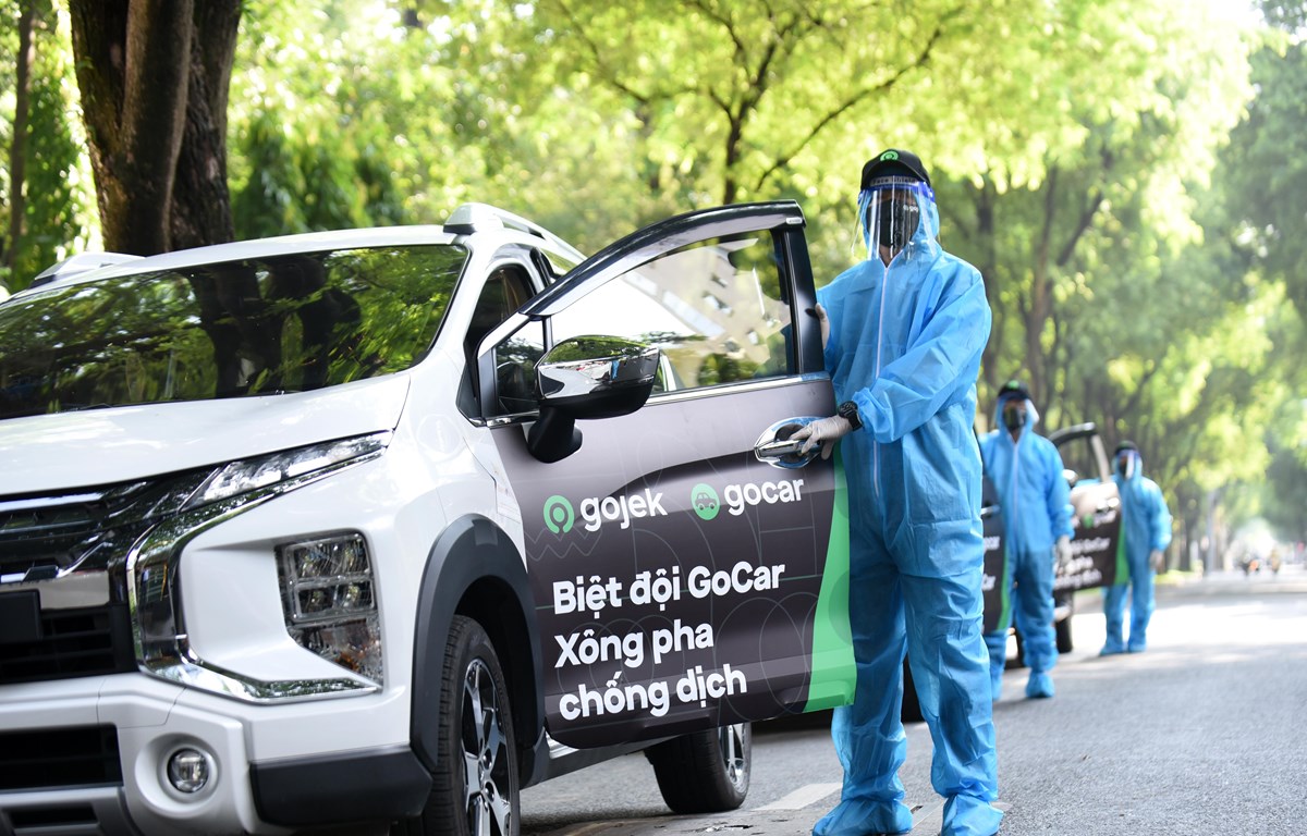 Nhiều ứng dụng gọi xe công nghệ ra mắt dịch vụ hỗ trợ cộng đồng