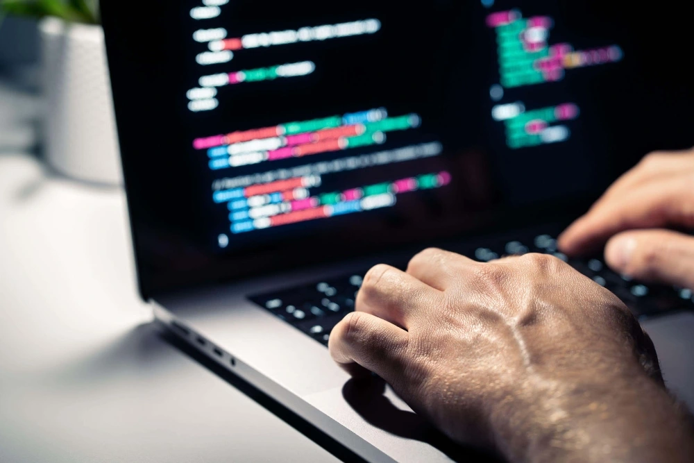 Người dùng Apple, Facebook, Google và nhiều dịch vụ khác cần đổi mật khẩu gấp