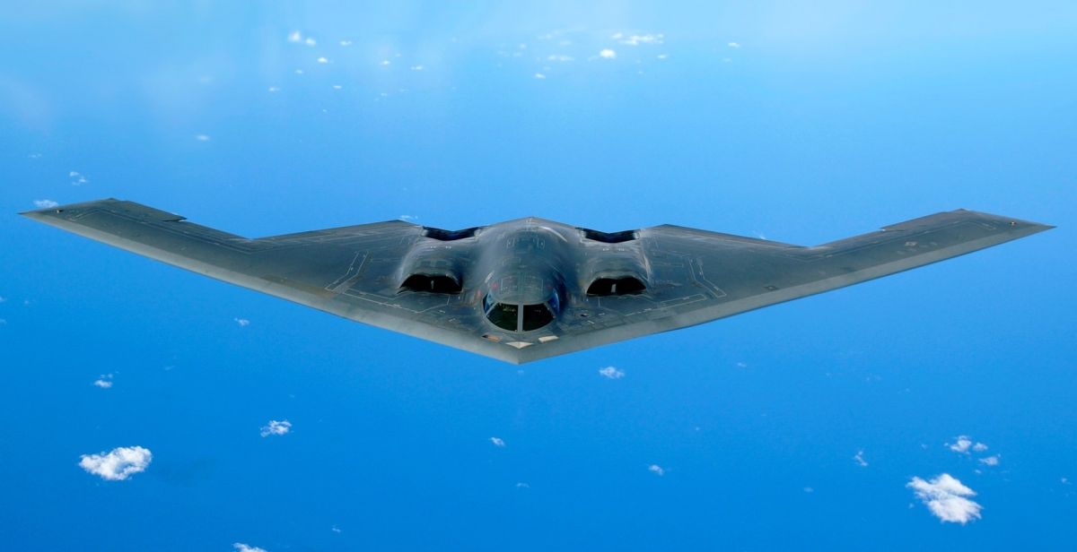 “Bóng ma bầu trời” B-2 Spirit thách thức sức mạnh oanh tạc cơ Tupolev của Nga