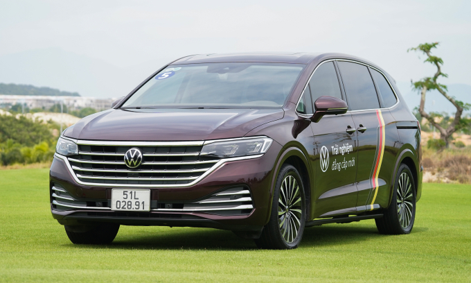 Volkswagen Viloran tăng giá 100 triệu đồng