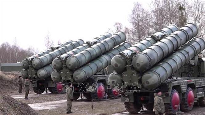 Ấn Độ thảo luận với Nga về hệ thống tên lửa S-400