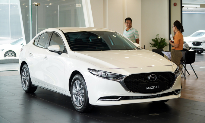 Thị trường ôtô Việt nửa đầu 2025: miệt mài giảm giá, VinFast thống trị doanh số