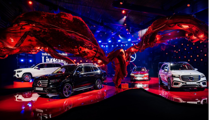 Mercedes-Benz trưng bày 9 mẫu xe sang gần 100 tỷ ở triển lãm