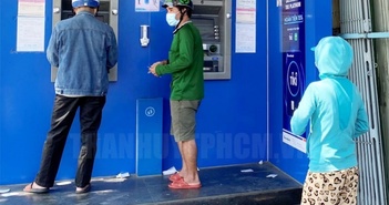 Tết Nhâm Dần 2022: 'Gió đổi chiều' trong các dịch vụ ngân hàng Tết Nhâm Dần 2022: 'Gió đổi chiều' trong các dịch vụ ngân hàng