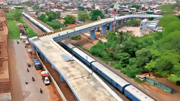 7 kỹ sư bị đình chỉ vì xây cầu vượt cua 90 độ