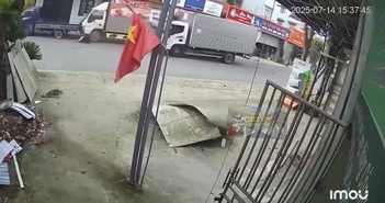 Bốn xe tải đâm liên hoàn Bốn xe tải đâm liên hoàn