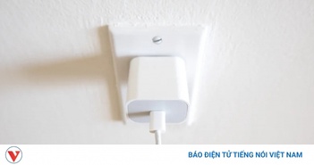cảnh báo về thói quen cắm sạc điện thoại khi không sử dụng cảnh báo về thói quen cắm sạc điện thoại khi không sử dụng