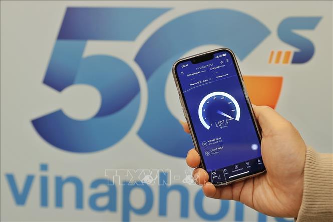 Đấu giá lại hai khối băng tần để phát triển mạng di động 4G và 5G